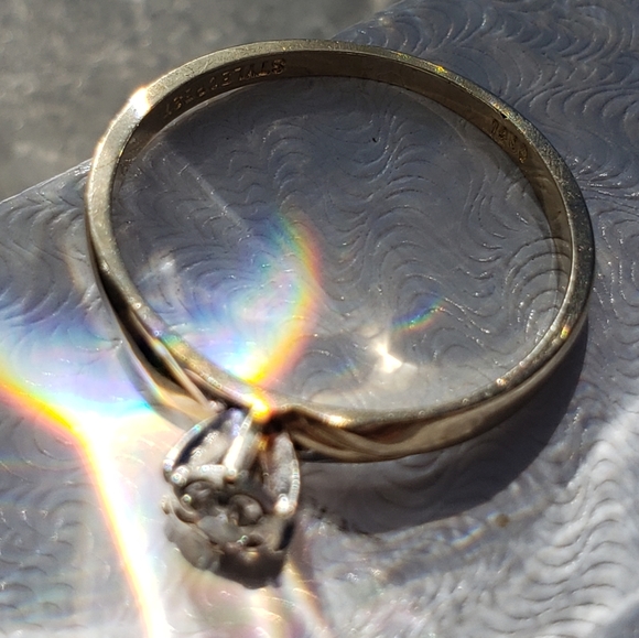 Vintage Stylecraft 10kt gold and diamond ring size 6 - Picture 5 of 16